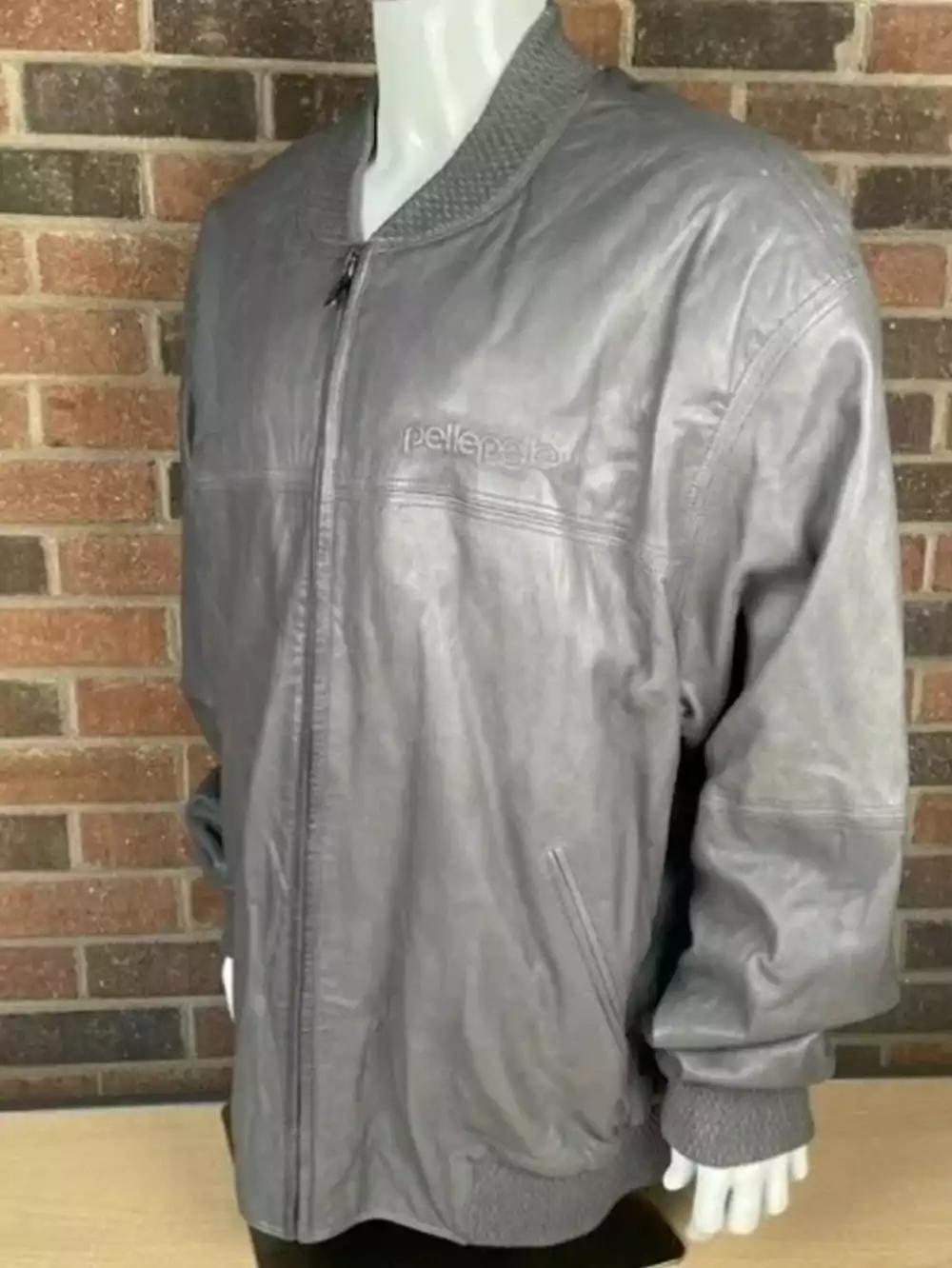 Pelle-Pelle-Grey-Men-Bomber-Leather-Jacket1.webp